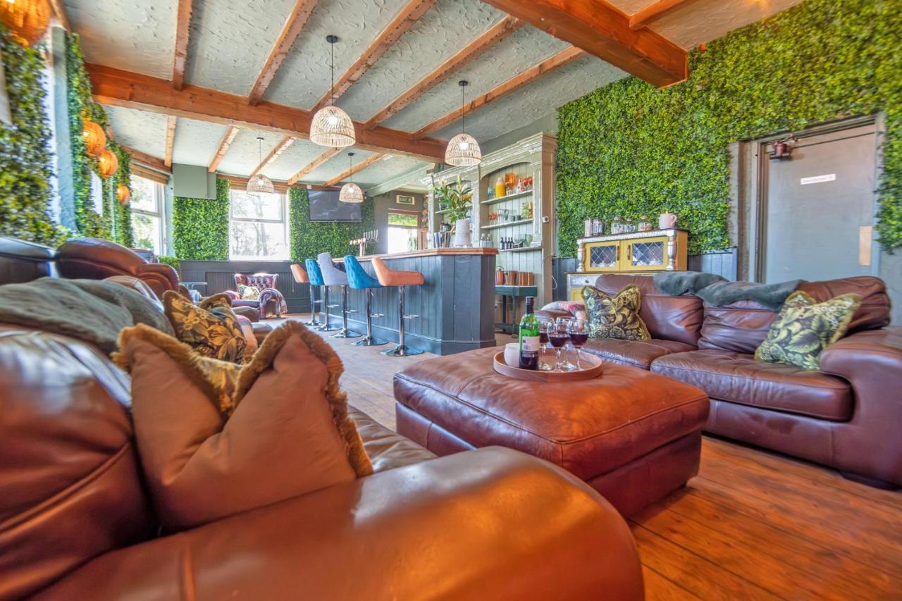Entire Venue With Accommodation Sleeps Up To 19 - Waterfall Country Escape Wales Coelbren Exterior foto